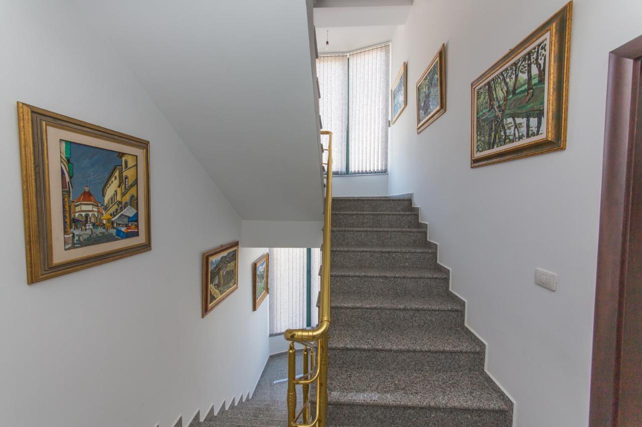 Hotel Artisti Vlorë Exterior foto