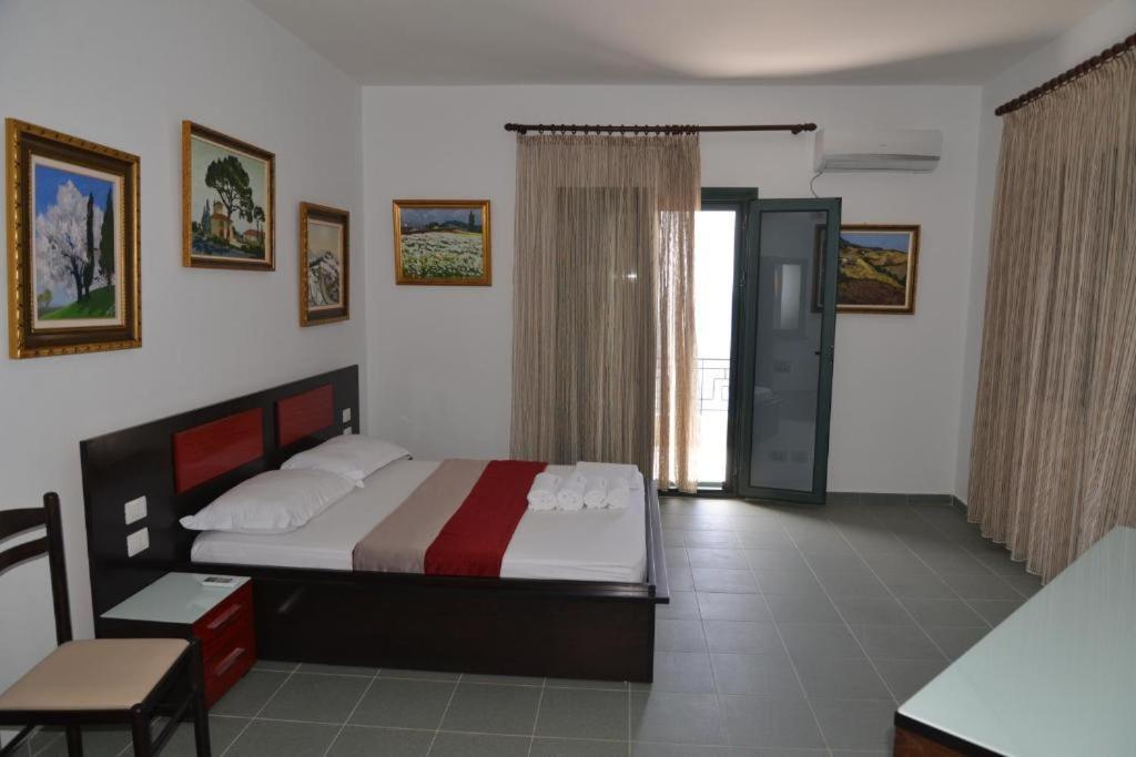 Hotel Artisti Vlorë Exterior foto