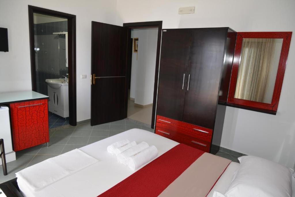 Hotel Artisti Vlorë Exterior foto